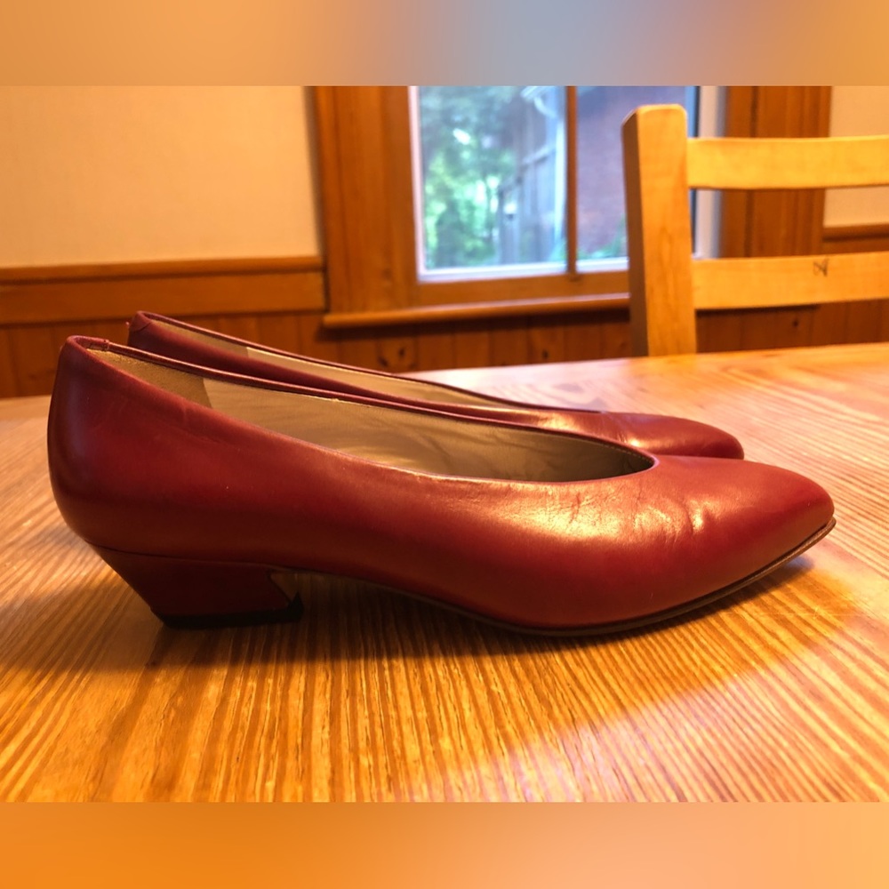 Amalfi burgundy low block heel burgundy leather pumps. Made in Italy. Size 6.5 B